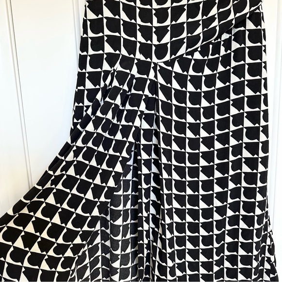 Zara Geo Abstract Print Midi Skirt in Size S - Picture 8 of 10